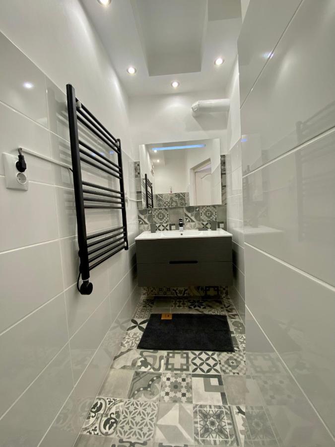 Season One Apartman Szeged Esterno foto