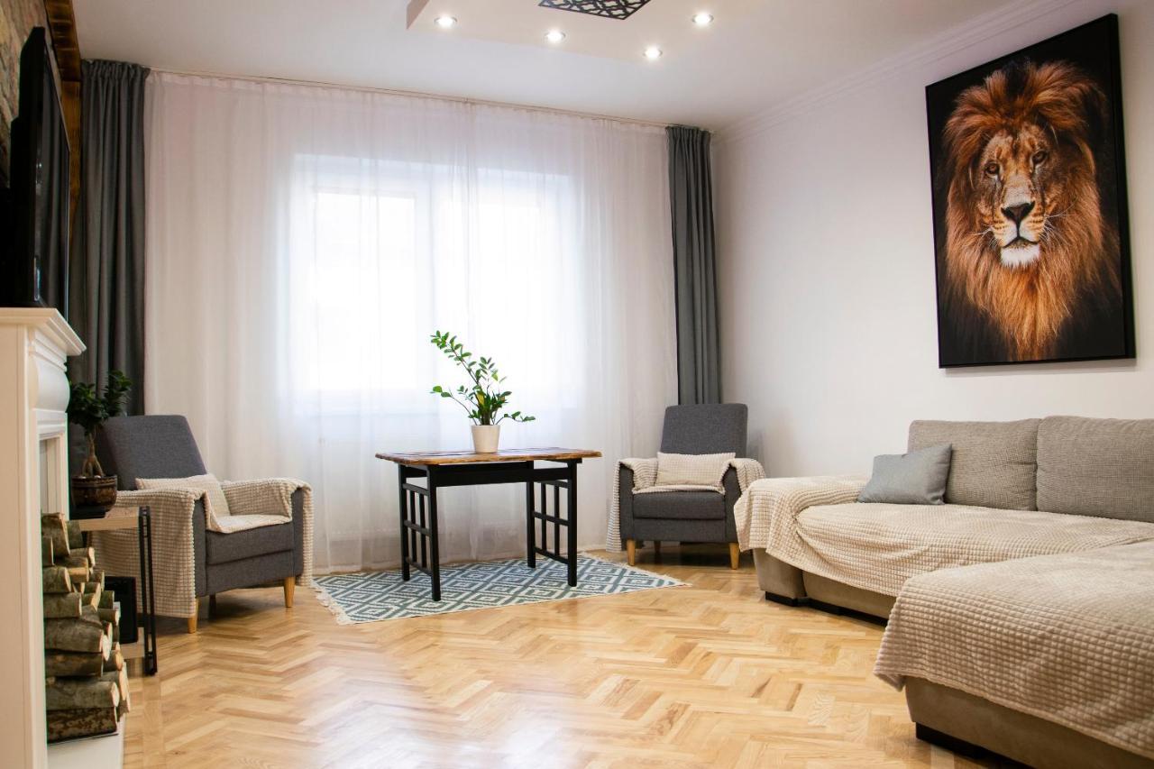 Season One Apartman Szeged Esterno foto