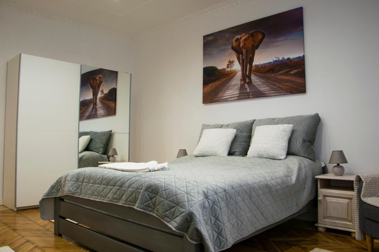 Season One Apartman Szeged Esterno foto