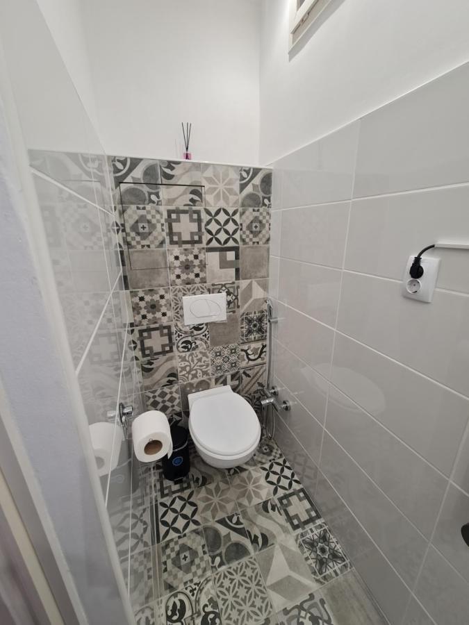 Season One Apartman Szeged Esterno foto