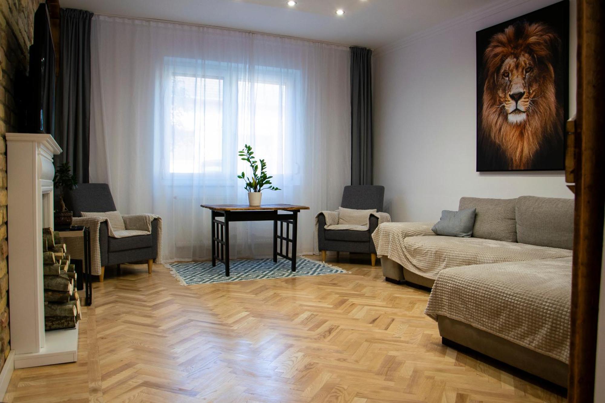 Season One Apartman Szeged Esterno foto